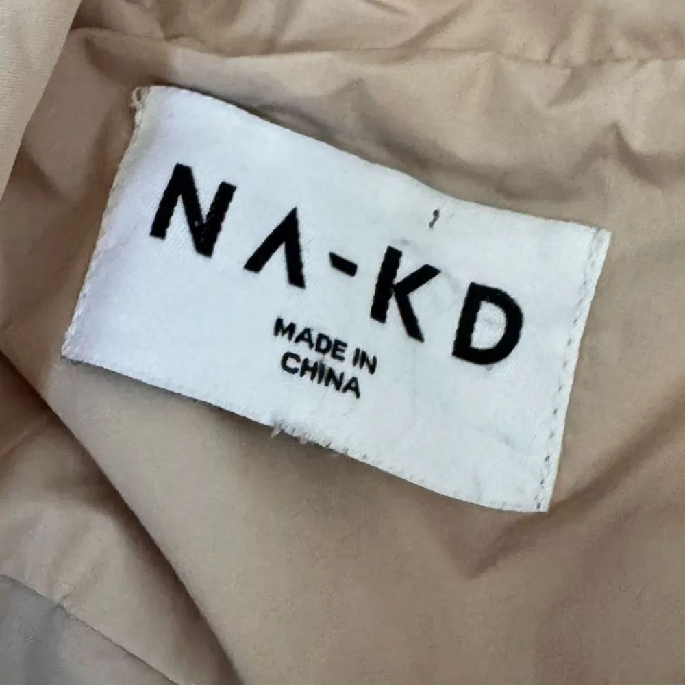 NA-KD Waist Drawstring Padded Jacket Large - Picture 8 of 10